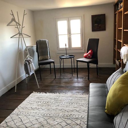 Beautifully Renovated Rooms On Place New York 앙굴렘 외부 사진