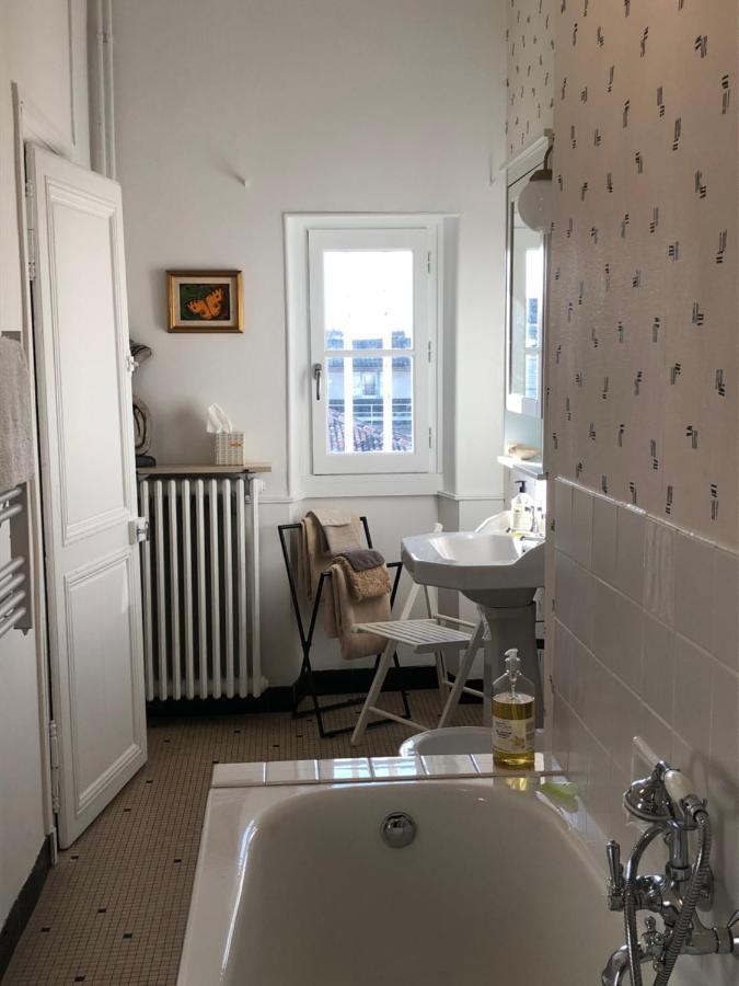Beautifully Renovated Rooms On Place New York 앙굴렘 외부 사진
