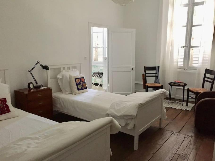 Beautifully Renovated Rooms On Place New York 앙굴렘 외부 사진