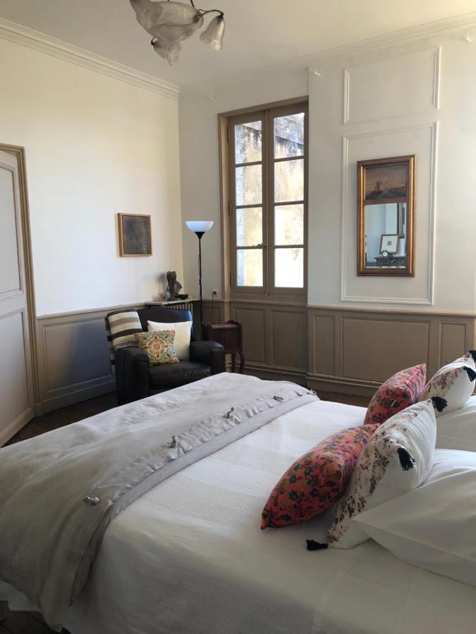 Beautifully Renovated Rooms On Place New York 앙굴렘 외부 사진